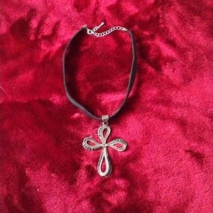 Cross choker necklace